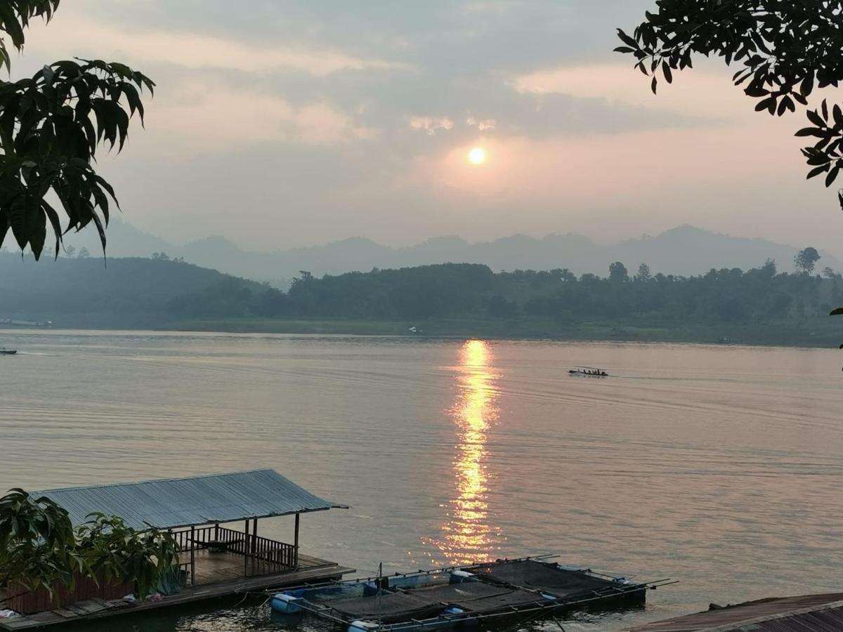 Baan Dongsak River View サンクラブリー エクステリア 写真