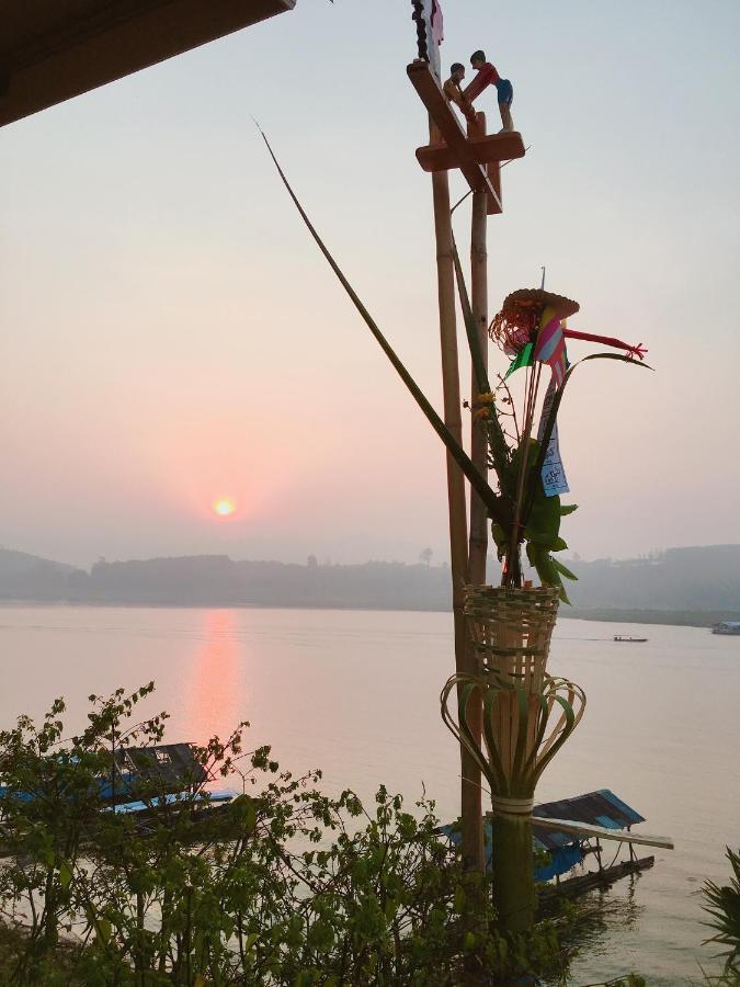 Baan Dongsak River View サンクラブリー エクステリア 写真